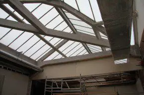 Betonnen dakspanten in Plein 26