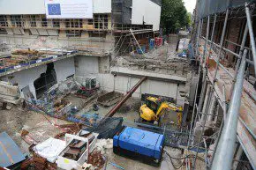 Rechts Plein 26, links Mauritshuis