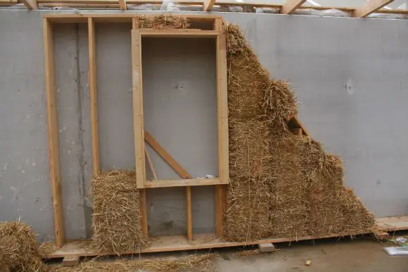 Stro als isolatiemateriaal in houtskeletbouw