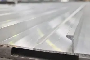 De vorm van de las laat zien dat het materiaal in feite gemengd wordt.