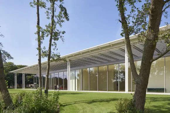 Zonnedak van geperforerde aluminium panelen