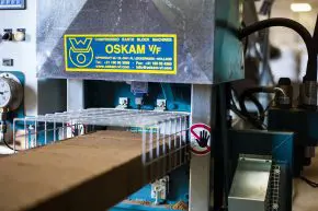 De leemstenen hebben het formaat van een Romeinse voet.