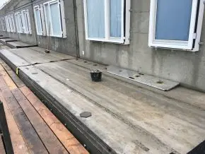 Ondersabelingsmortel wordt voorafgaand aan plaatsing met behulp van een mal op de juiste plek aangebracht