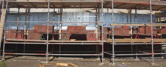 Aanbrengen spouwankers