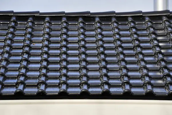 NOx-dakpannen zuiveren uitlaatgassen
afkomstig van verkeer, industrie en verwarmingstoestellen en zetten deze om in niet-schadelijke
stoffen zoals NO3