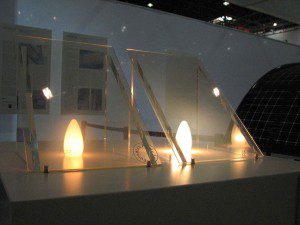 Zonneglas; het verschijnsel dat licht wordt weggevangen ten behoeve van elektriciteitsopwekking wordt ‘Light Trapping’ genoemd