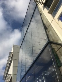 De eerste Lumiduct is geplaatst voor het trappenhuis van Mondial Movers.