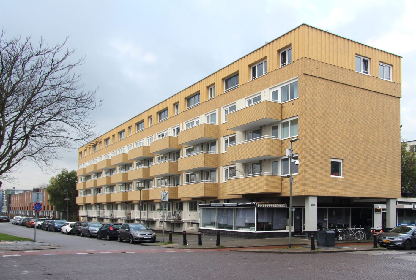 De Wiltonflats in Schiedam worden grondig gerenoveerd en geschikt gemaakt voor senioren. De eerste van drie flats is september 2022 opgeleverd. De andere twee volgen in 2023 en 2024.