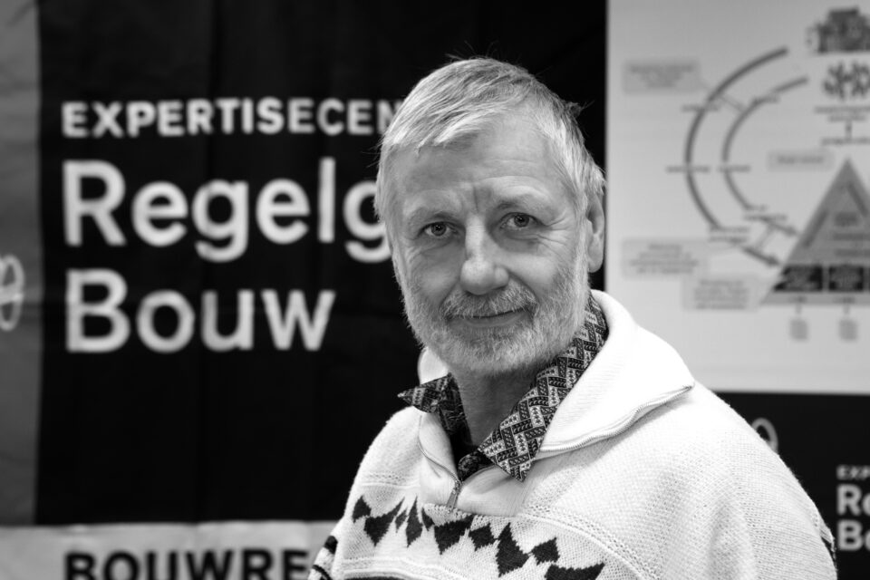 Nico Scholten, senior expert bij Expertisecentrum Regelgeving Bouw en columnist bij Bouwwereld.