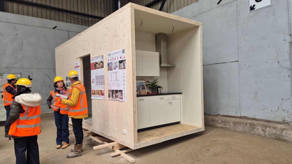 De aardbevingsbestendige woning of 'core-unit' zoals bedacht door Stichting ART (foto: Wouter de Vries).