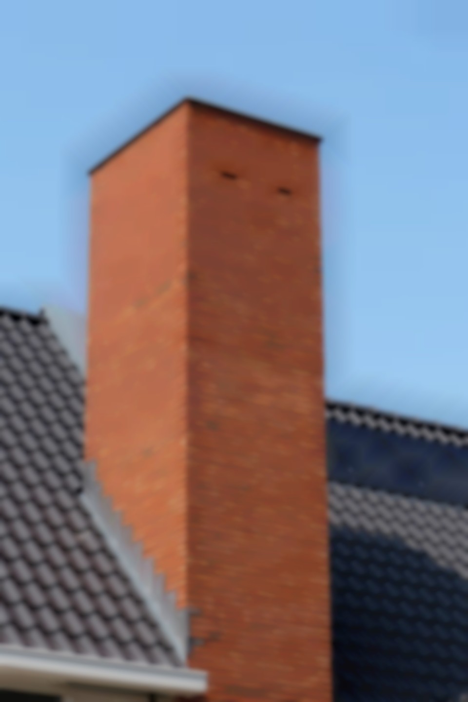 De ‘schoorsteen’ loopt door tot in de eerste verdieping.